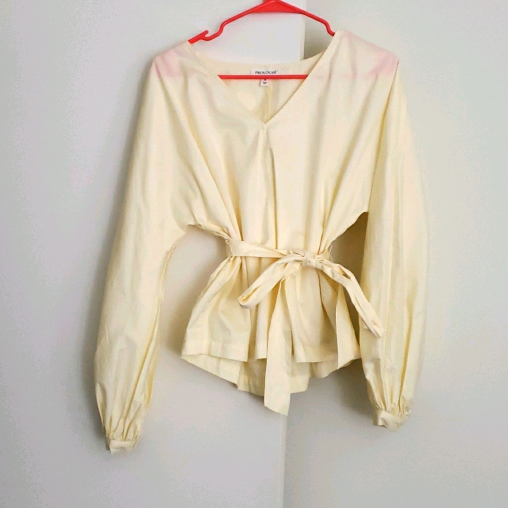 Light yellow top from prologue